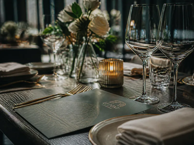 Table setting élégant pour anniversaire privé à Strasbourg